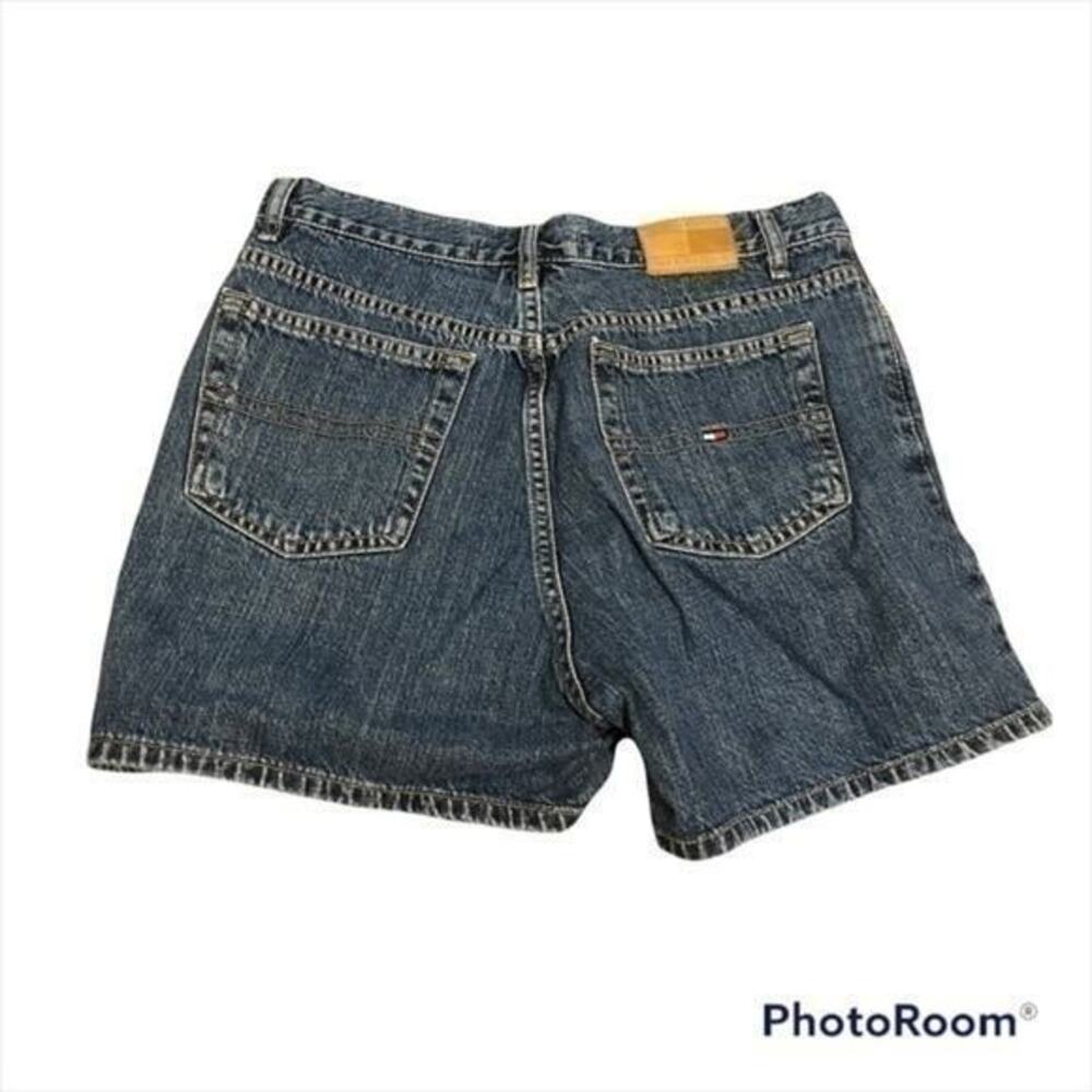 Vintage high waisted Y2K 90’s Tommy Hilfiger denim jean shorts